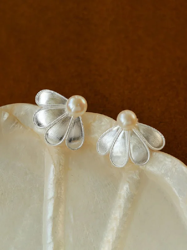 Hoop earrings with luxe velvet finishes for a rich and luxurious touch-925 Silver Soma Flower Pearls Earrings