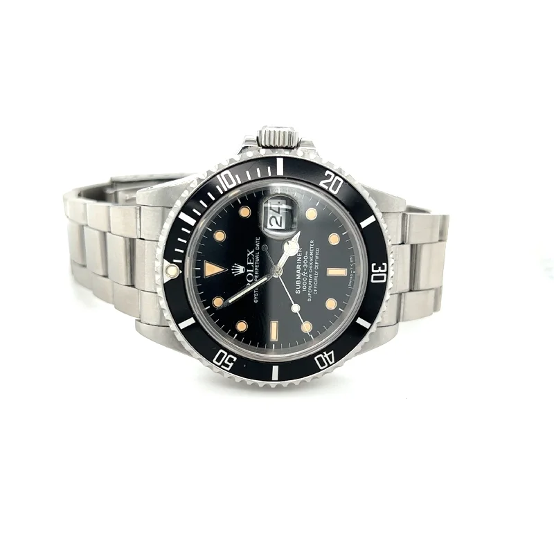 Best necklaces and pendants with crystal accents for a sparkling and elegant style-1987 Rolex Submariner ref 16,8000-2