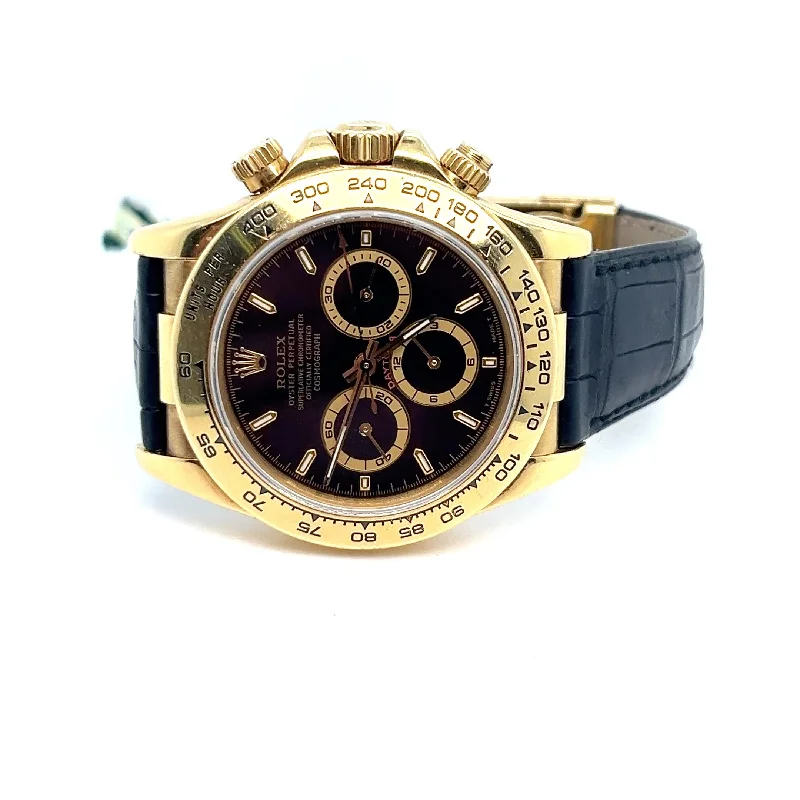 Beautiful necklaces and pendants with layered chains for a fashionable, chic look-1995 Rolex Daytona Reference 16518 Alligator Strap