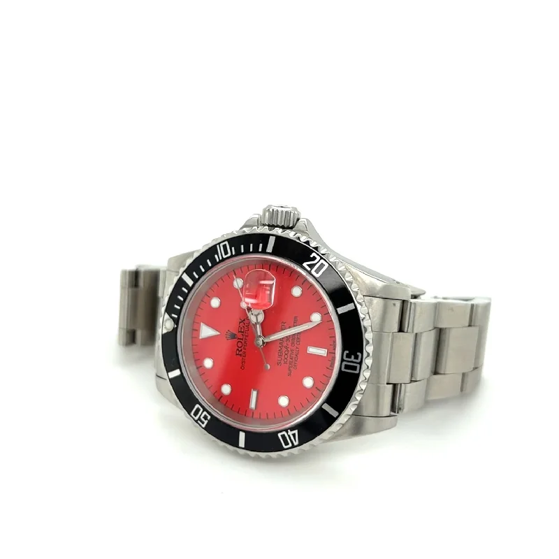 Beautiful necklaces and pendants with moonstone for an ethereal, mystical appearance-1999 Rolex Submariner ref 16610 Red